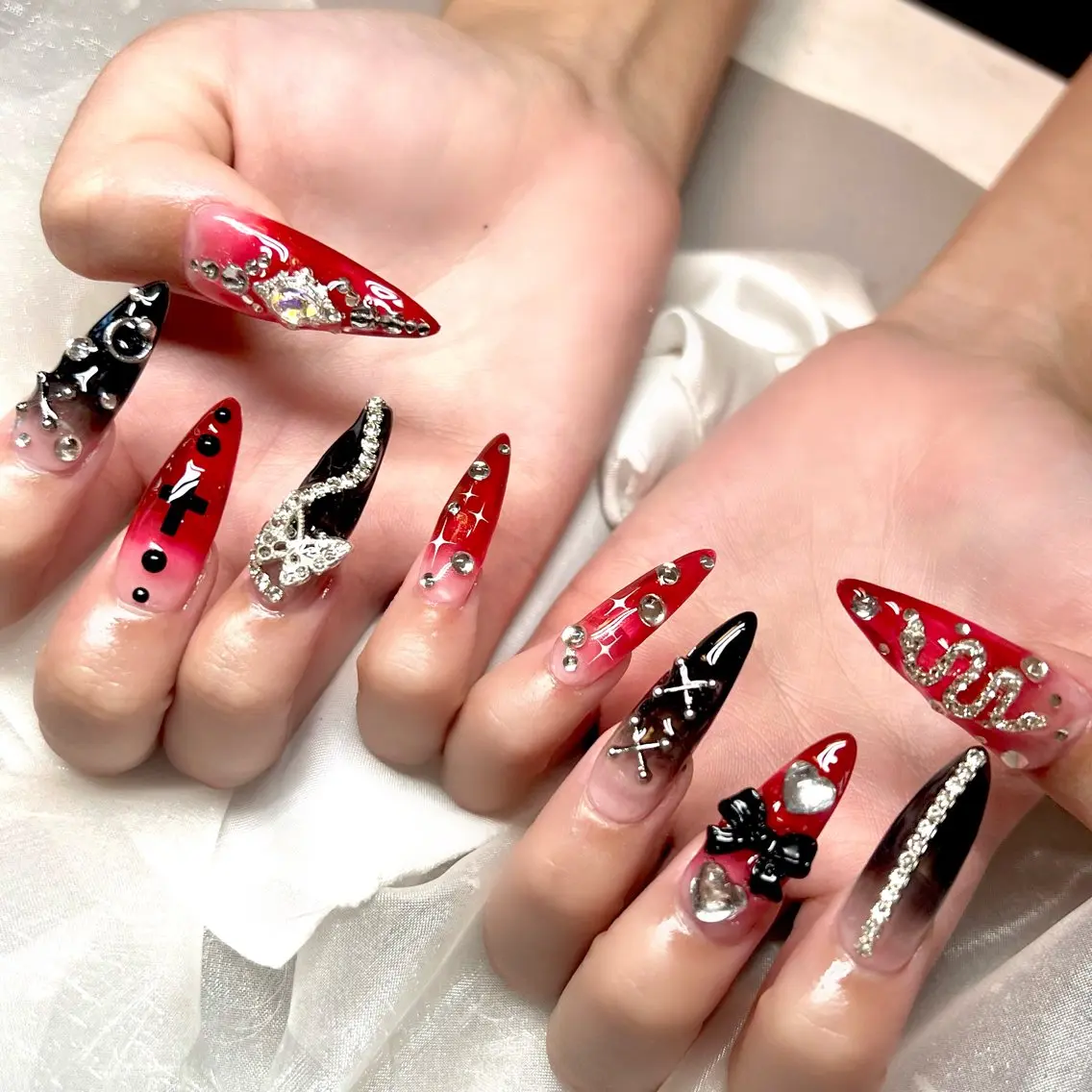 ネイル アートネイル オーロラネイル ジェルネイル 韓国ネイル ロングネイル ハンドネイル clover nailのネイルデザイン