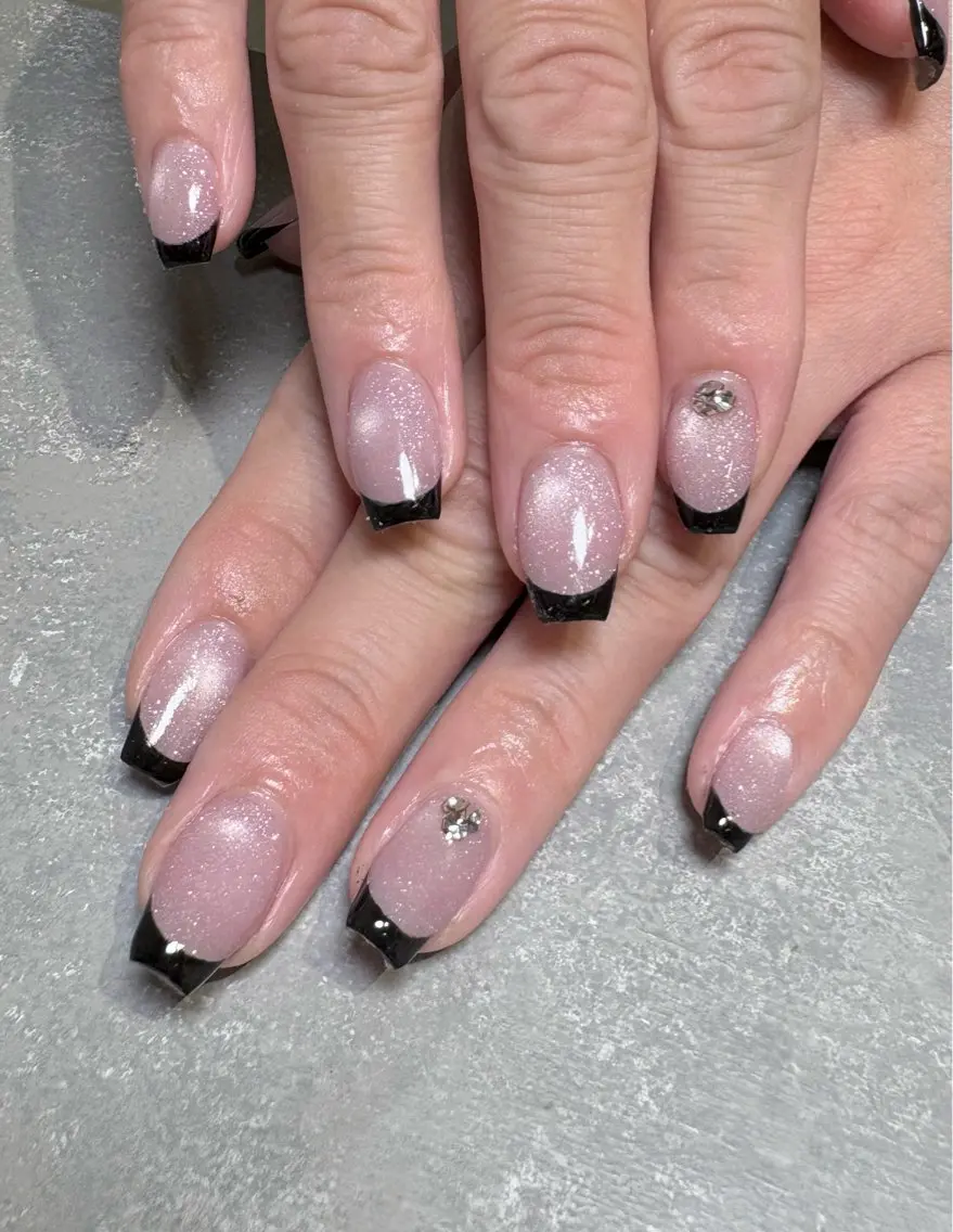 ネイル フレンチネイル ラメ(グリッター) ハンドネイル SEIRA ˚₊✧Nailsのネイルデザイン