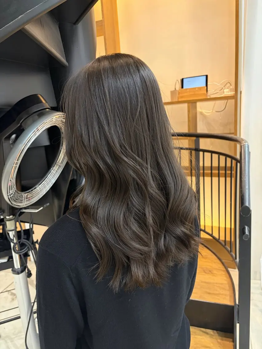 ロング カラー パーマ ヘアアレンジ ベージュカラー 透明感カラー 韓国風ヘア レイヤーカット カット ヘアカラー 中顔面短縮カット🪽 レイヤー🥀コウヘイのヘアスタイル