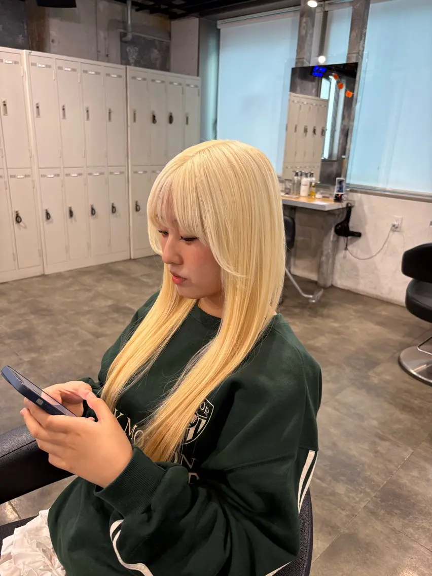 ロング カラー ヘアカラー トリートメント ハイトーン 横浜💞ミオのヘアスタイル