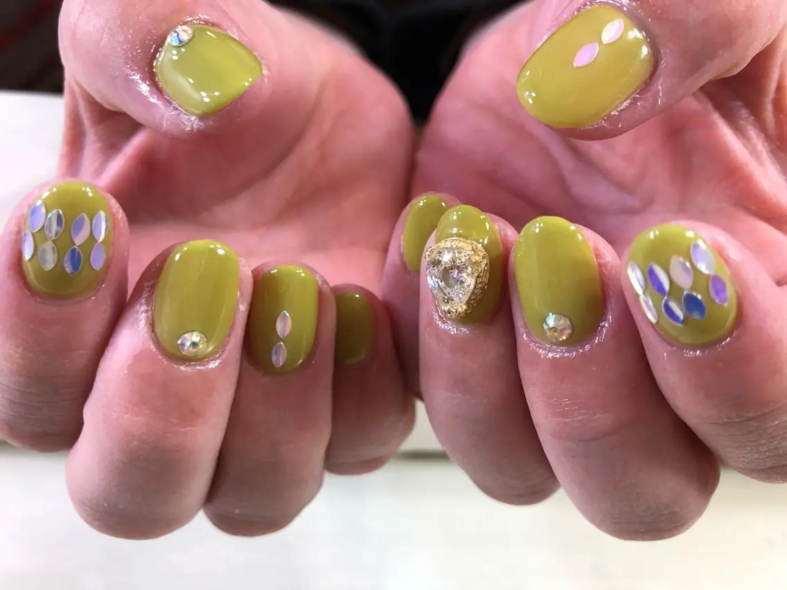 ネイル シンプルネイル ストーンネイル ハンドネイル 🌿Nnail🌿 プライベートサロンのネイルデザイン