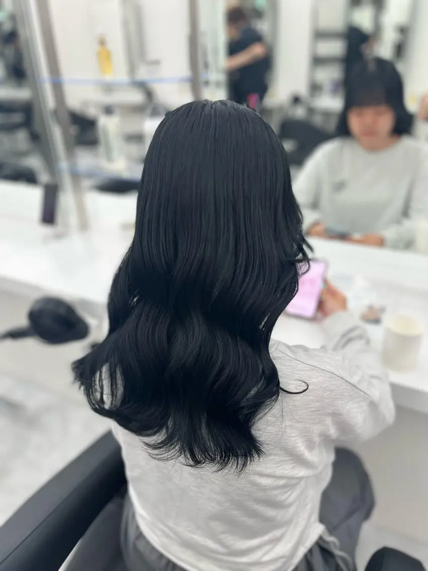 セミロング カラー ヘアアレンジ Zina熊本🫧 Kurehaのヘアスタイル