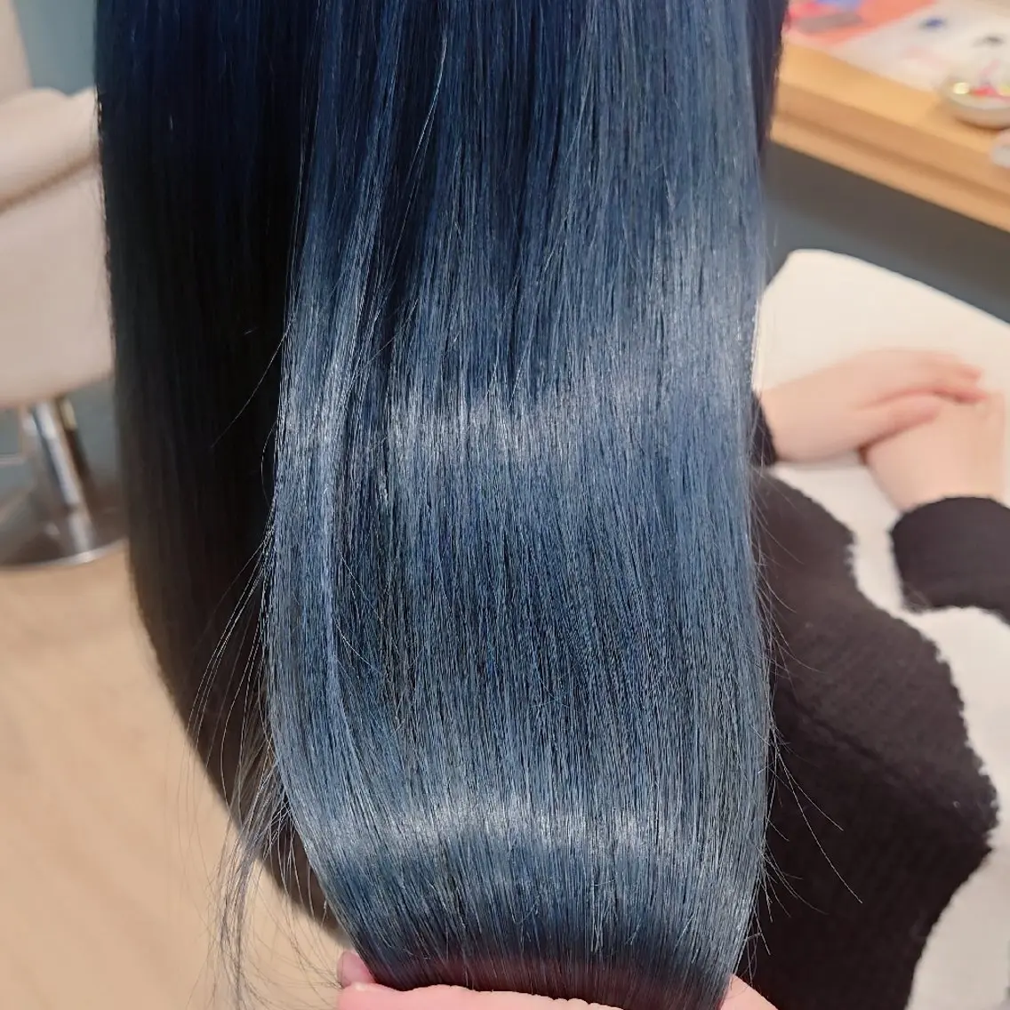 カラー ミディアム ブリーチ グレージュ ネイビーカラー 田中将平【 サロンマネージャー】のヘアスタイル