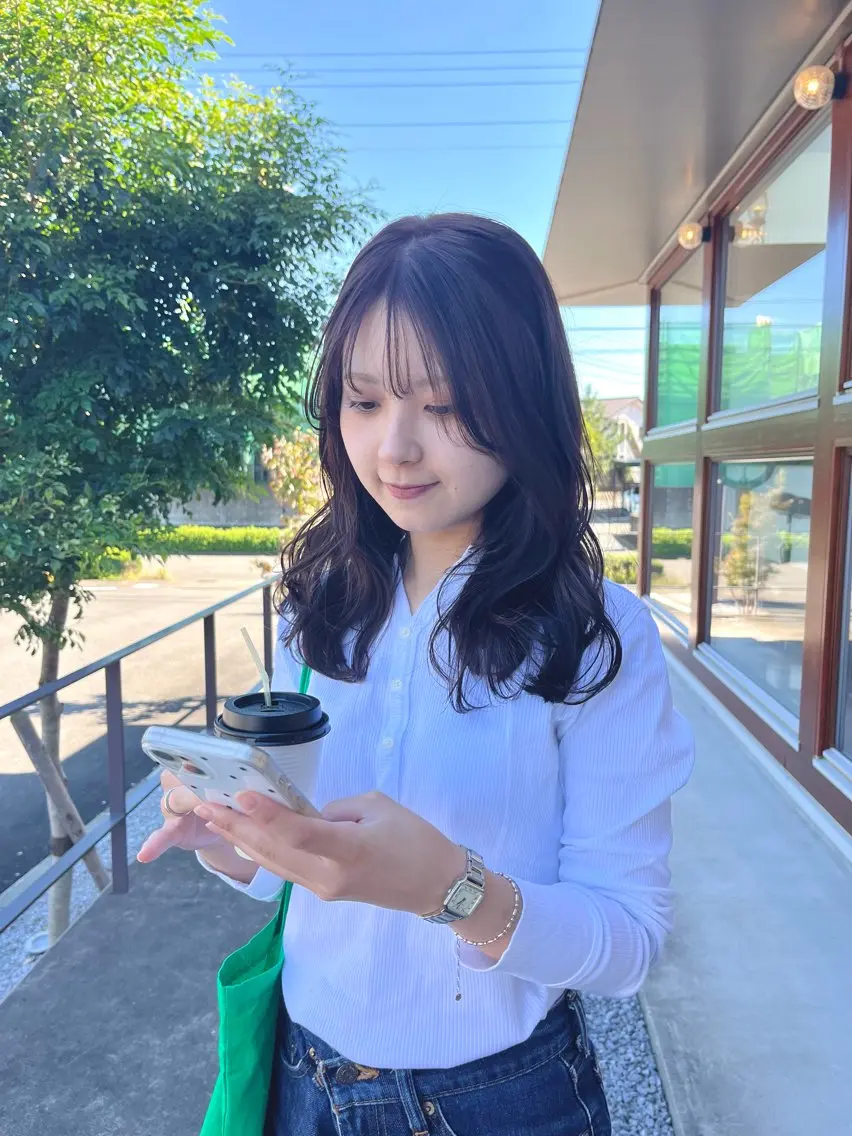ロング カット ヘアカラー emusalon. kahoのヘアスタイル
