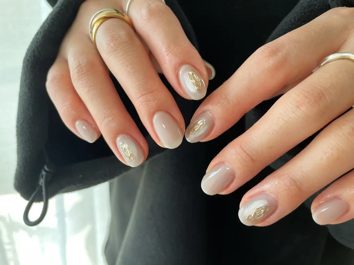 ネイル オーロラネイル フラワーネイル フットネイル フレンチネイル ジェルネイル ハンドネイル mogunail &blowのネイルデザイン