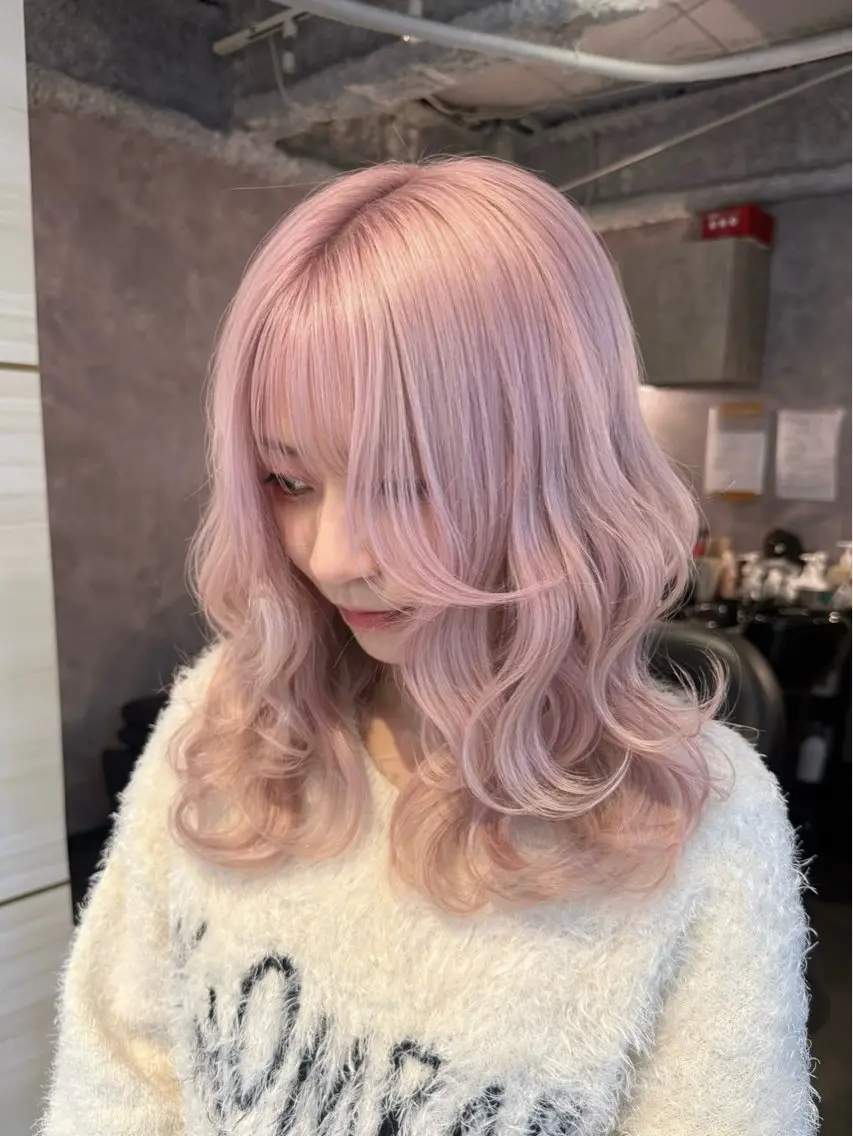 ミディアム カラー ヘアアレンジ ヘアカラー トリートメント 🌱巴結生🌿グレー ジュ☁️ミルクティーのヘアスタイル
