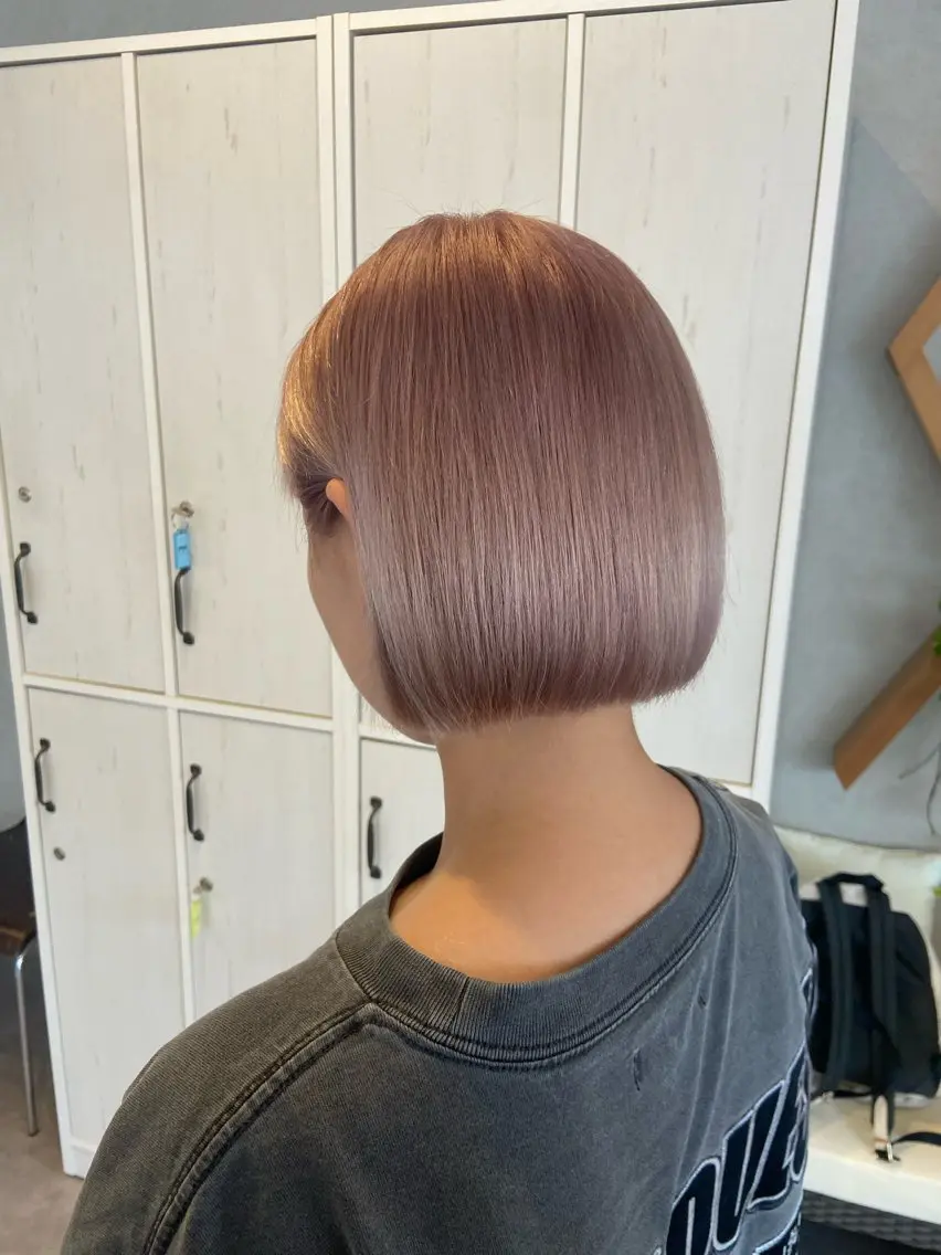 ショート カラー ブリーチ ELLE&SALLY 石野のヘアスタイル