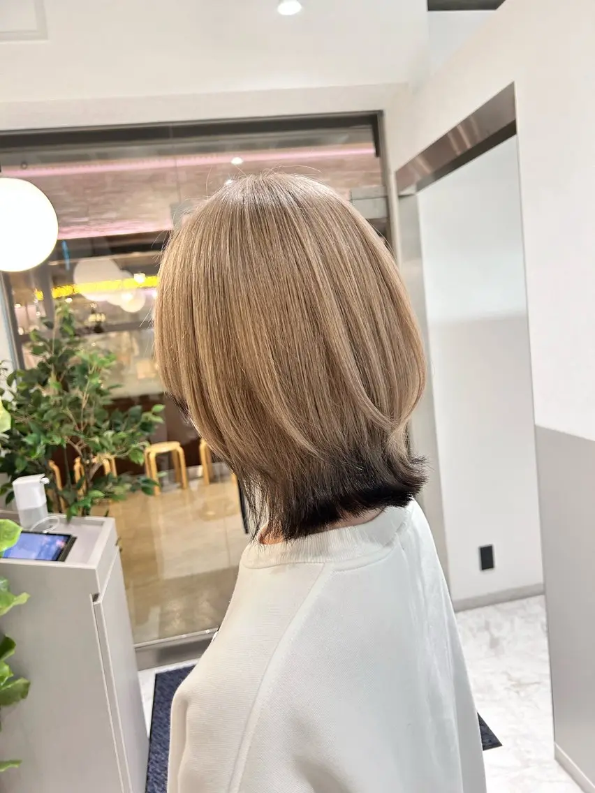 ミディアム カラー 薄田 珠美のヘアスタイル
