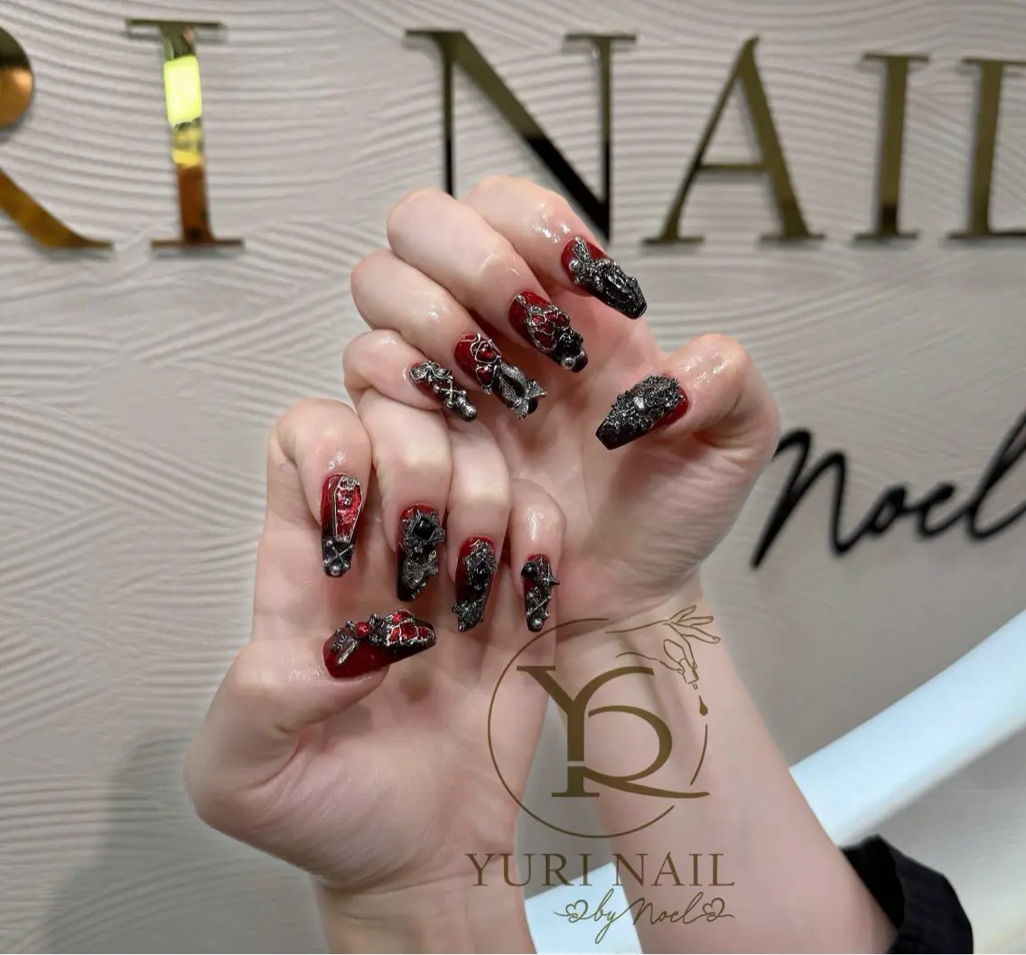 ネイル ハンドネイル フットネイル ハンドケア YURI Nail NARITAのネイルデザイン