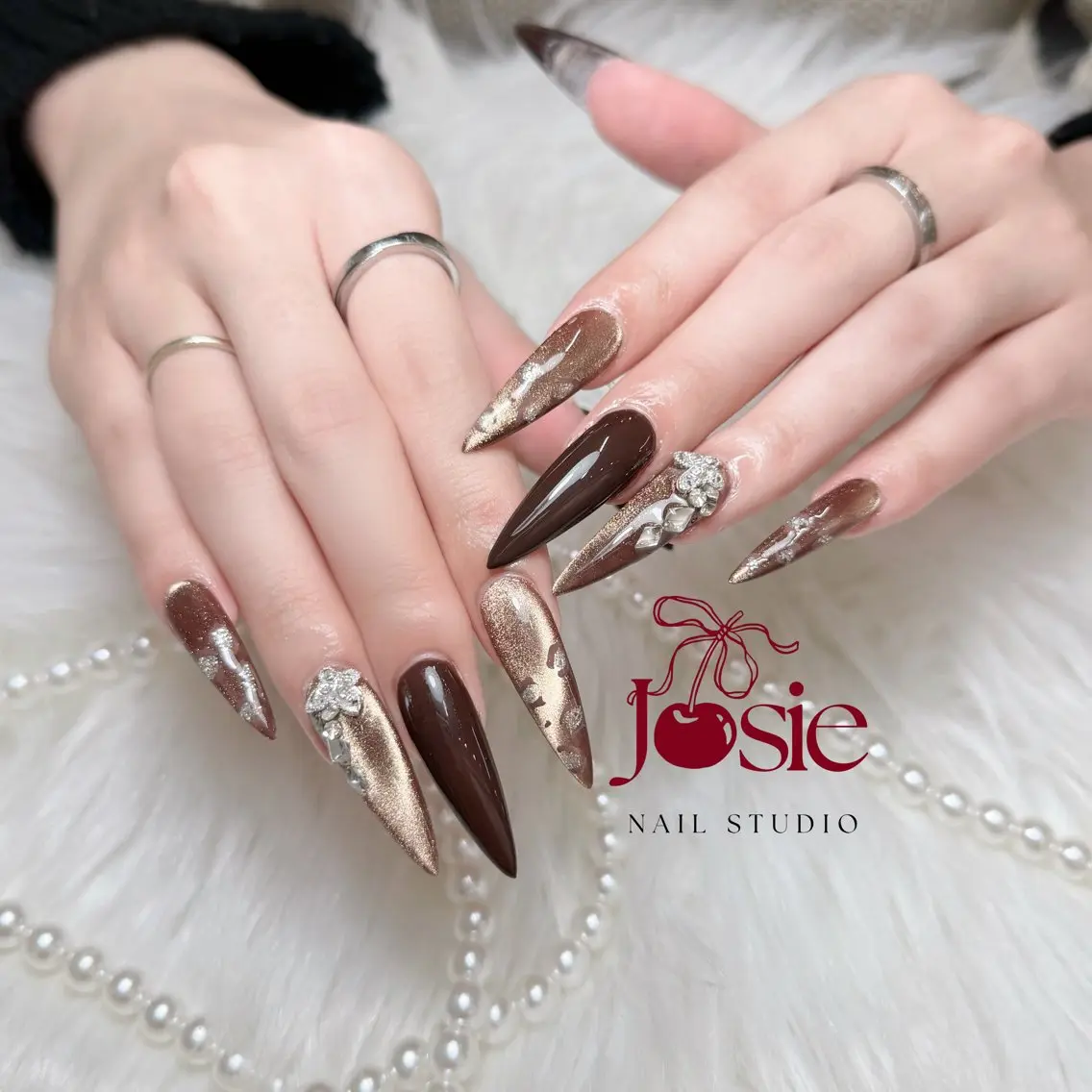 ネイル フレンチネイル ガーリー ガラスフレンチ 氷ネイル・うるうるネイル キラキラネイル ハンドネイル JOSIE nail studioのネイルデザイン