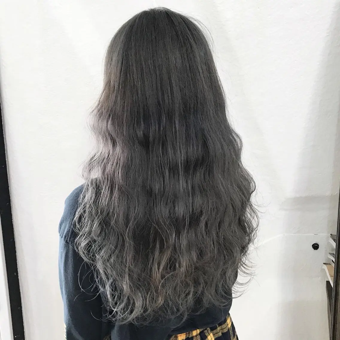 ロング カラー ブリーチ ブルーカラー ブルーグレー グラデーションカラー K-POP好き美容師 🇰🇷Kai.Yのヘアスタイル