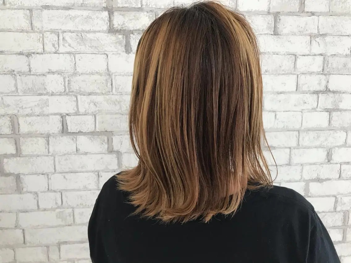 セミロング トリートメント 酸熱トリートメント 髪質改善カラー 清利あやなのヘアスタイル