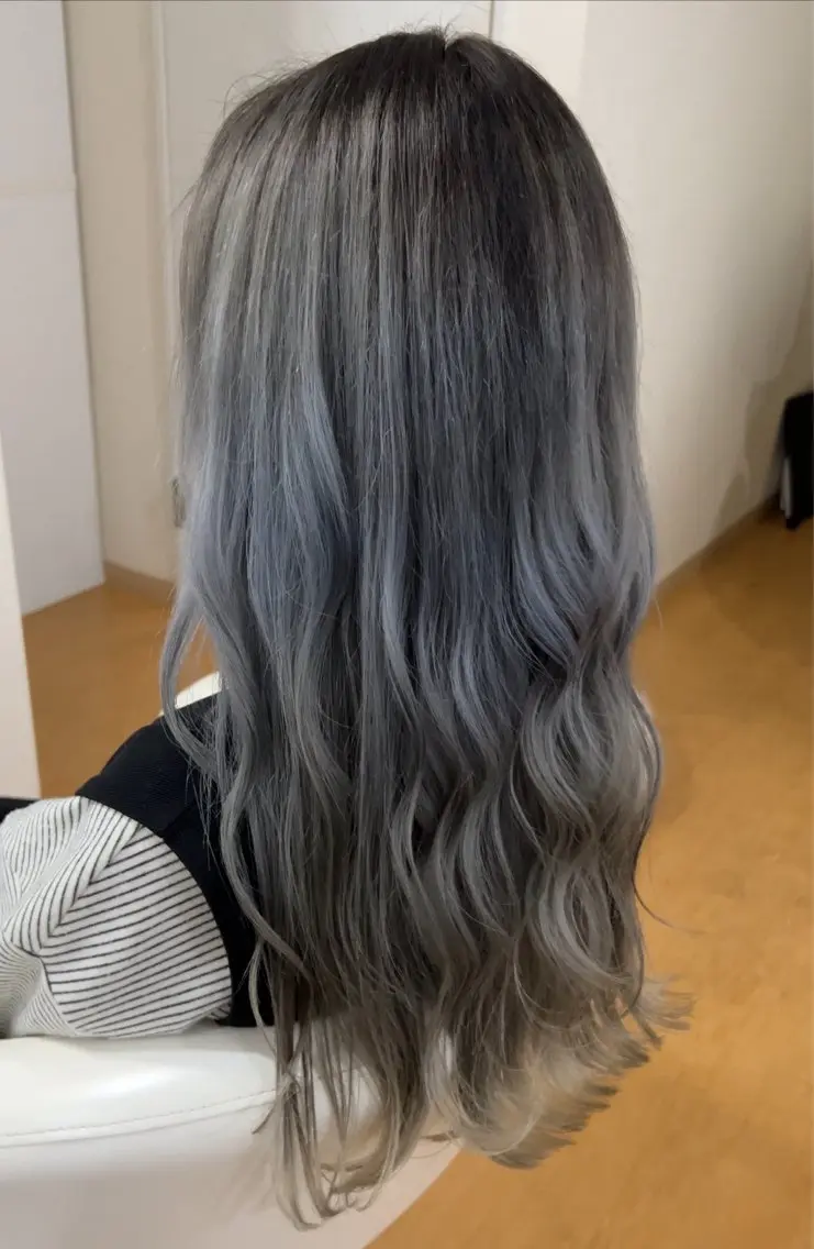 ロング ヘアカラー 京極 日陽のヘアスタイル