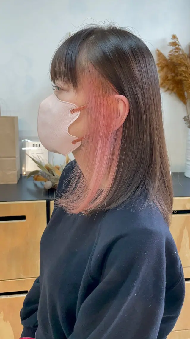 ミディアム カラー イヤリングカラー ピンクカラー ヘアカラー 🎨カラー専門家🎨 チャーリーのヘアスタイル