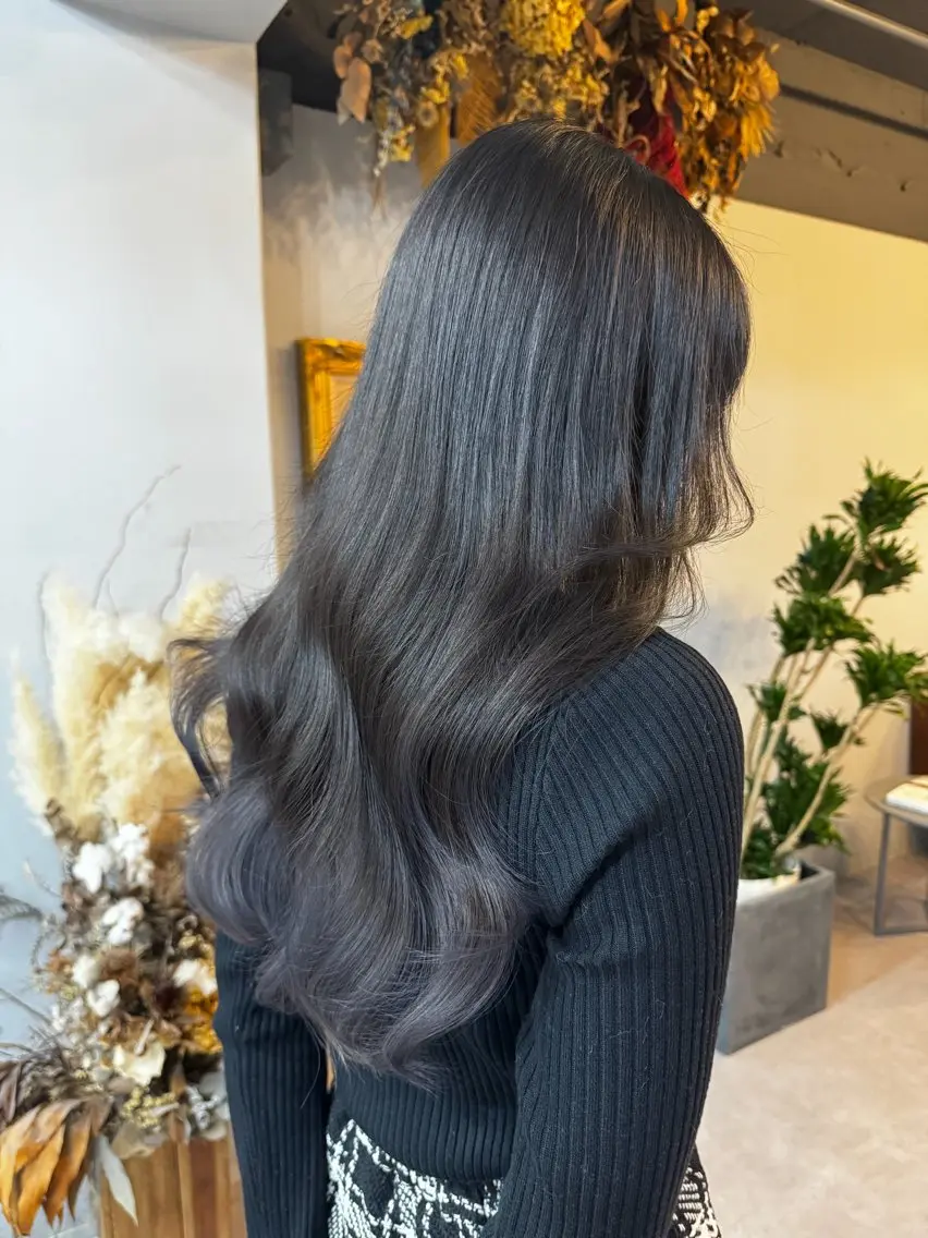 ロング カラー カット ヘアカラー トリートメント ミルクティーカラー グレージュ　高山慧輔のヘアスタイル