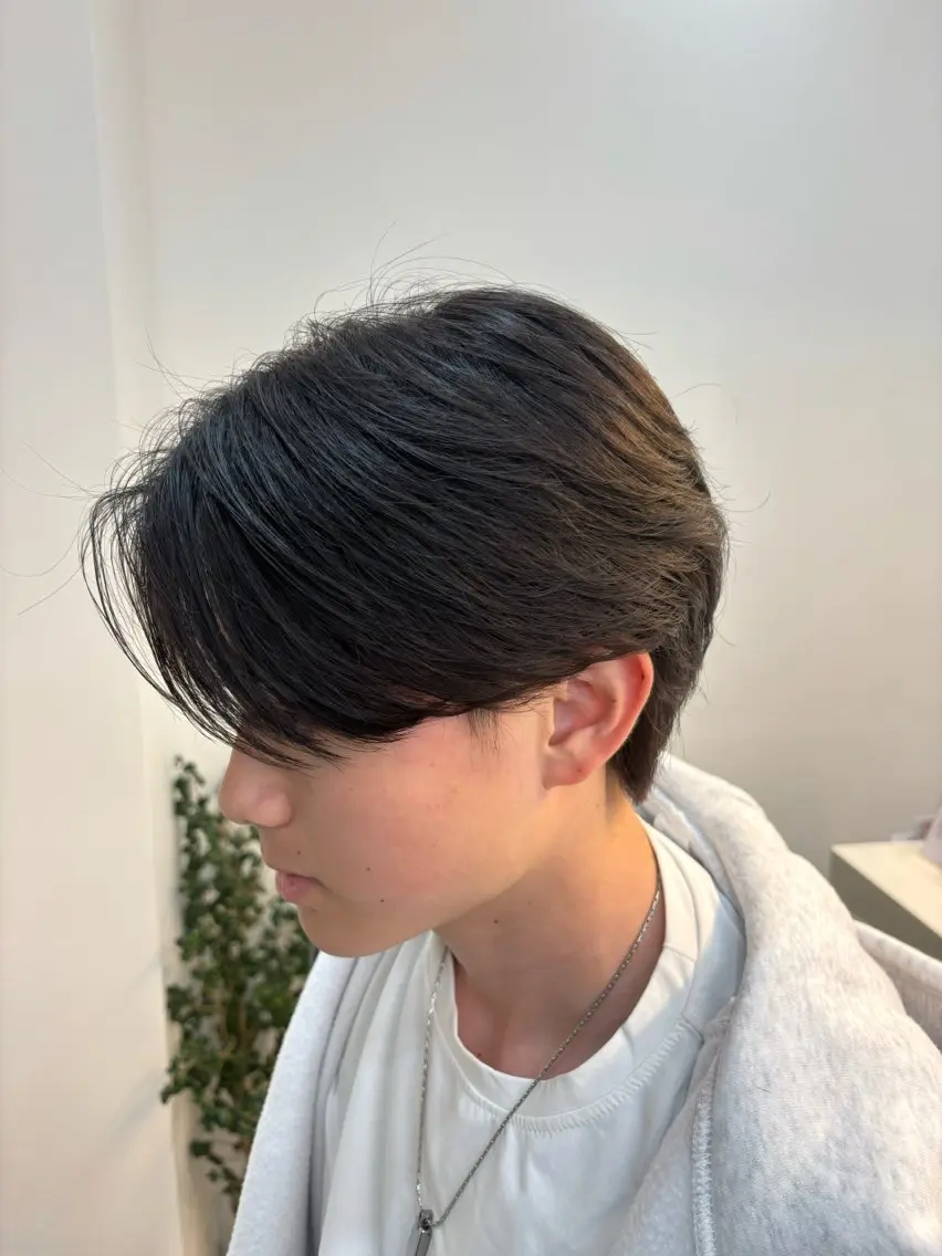 ショート パーマ メンズ センターパート ニュアンスパーマ 八木 諒哉のヘアスタイル