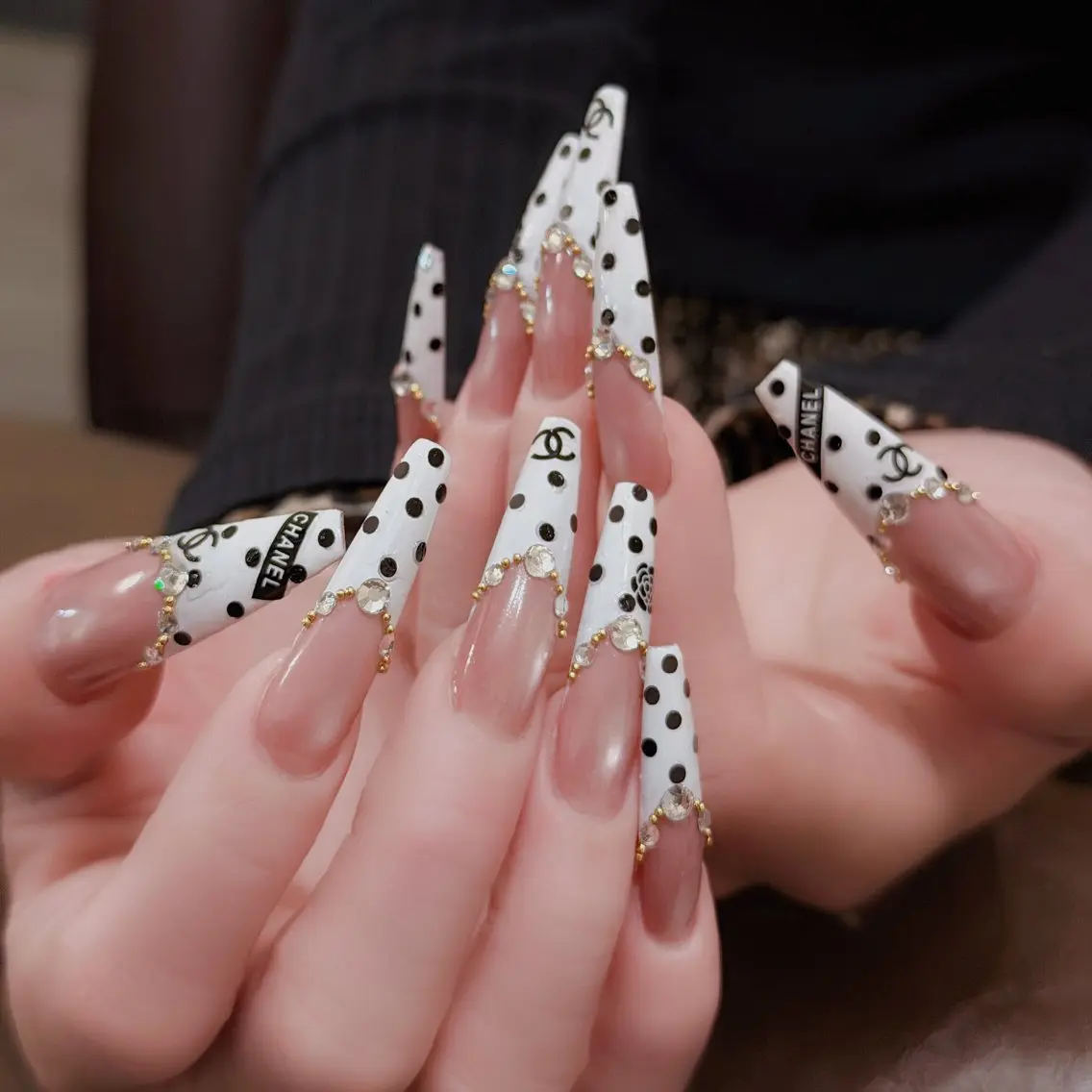 ネイル オーロラネイル 長さ出し フラッシュネイル フレンチネイル ジェルネイル ハンドネイル Amee Nail Salonのネイルデザイン
