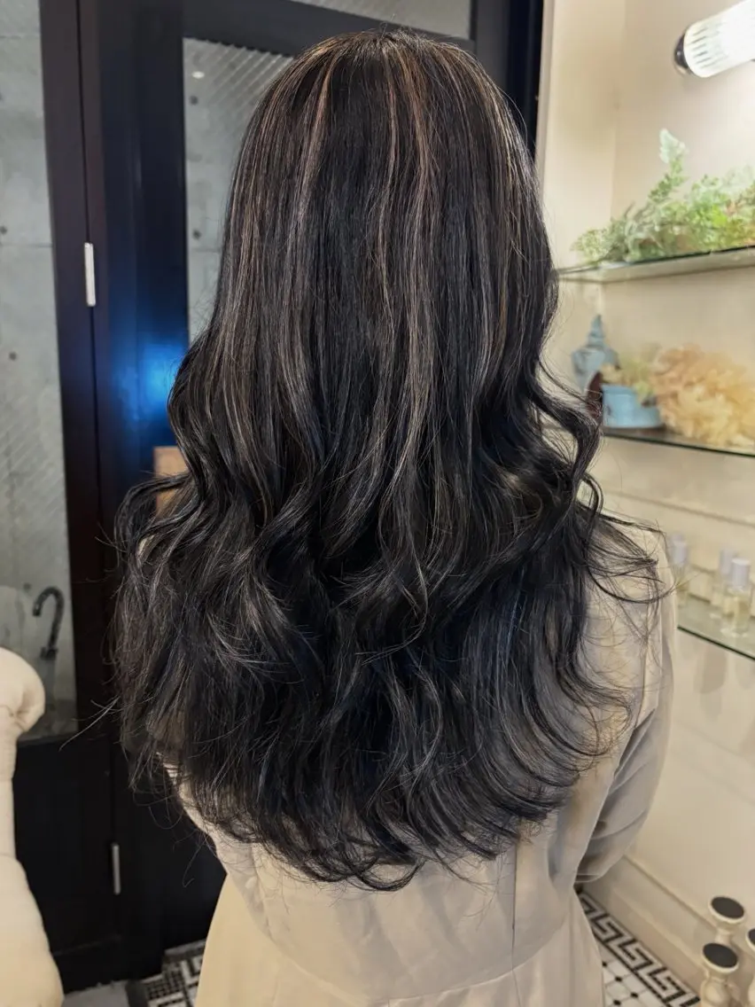 ロング カラー ヘアカラー Konomura Neneのヘアスタイル