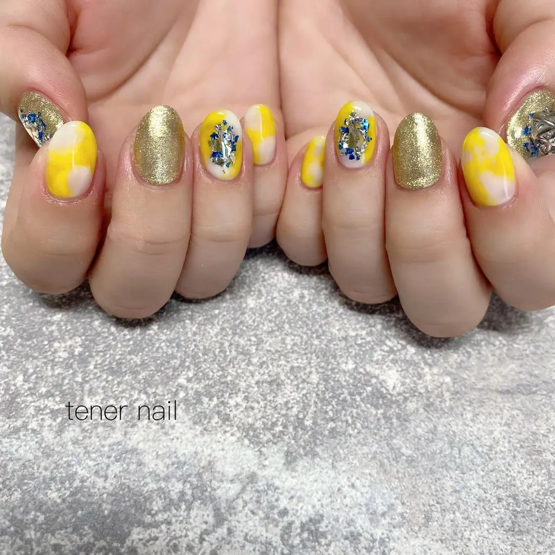 ネイル ニュアンスネイル 黄色 テネルネイル tener nailのネイルデザイン