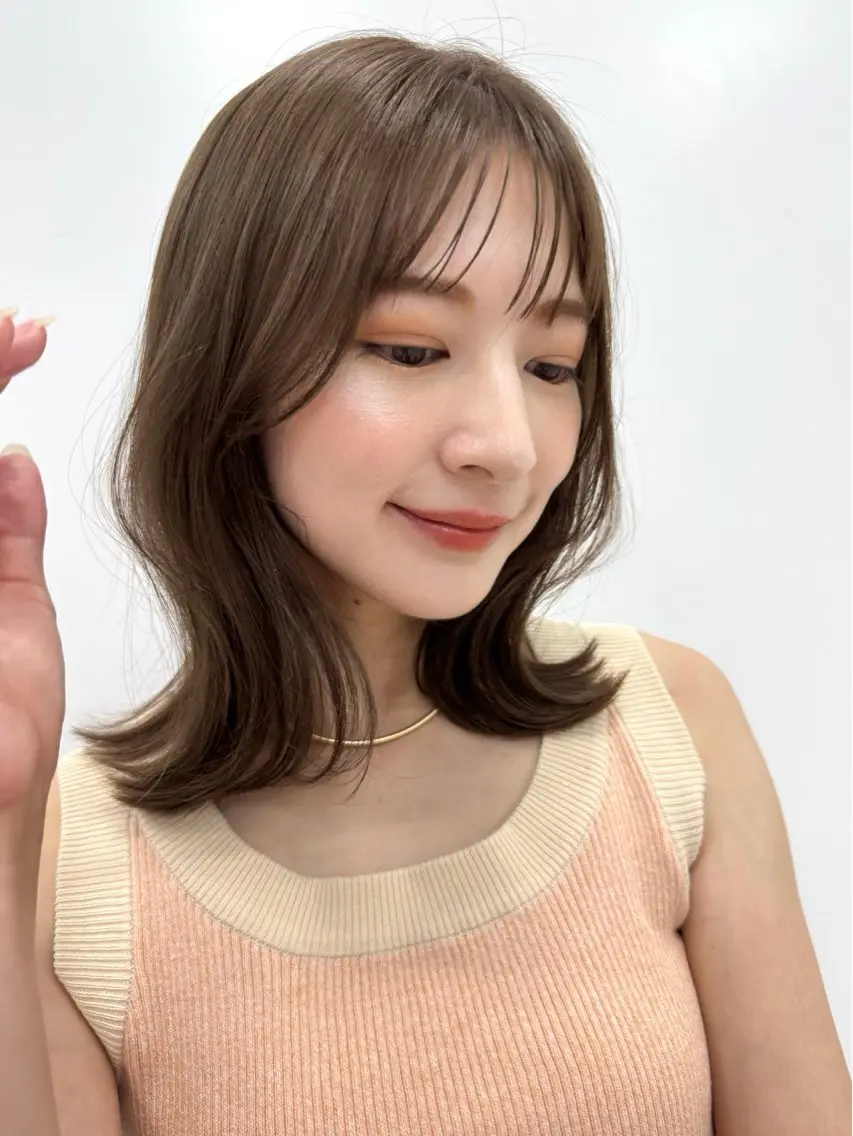 ミディアム カット ヘアカラー 艶髪／レイヤー／ 垢抜け🩵／MARIのヘアスタイル