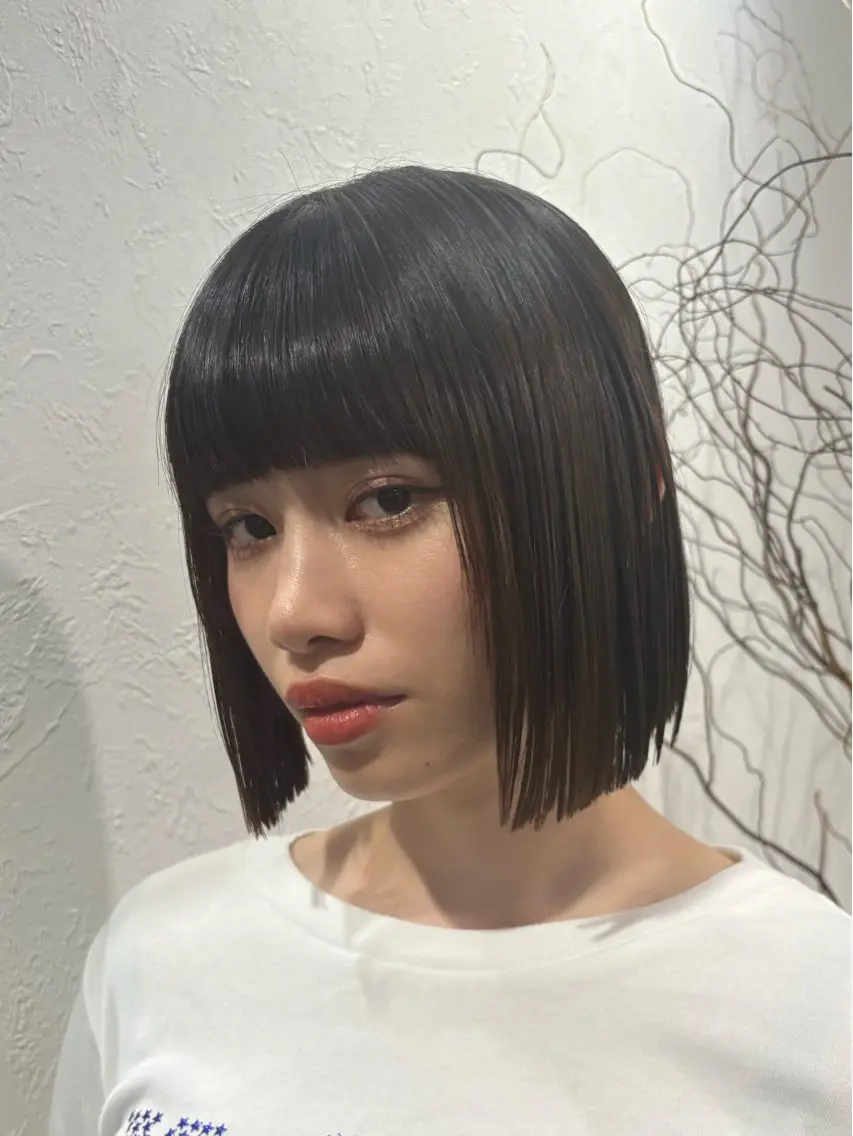 ショート ボブ 艶カラー/レイヤー /メンズ/マツエクのヘアスタイル