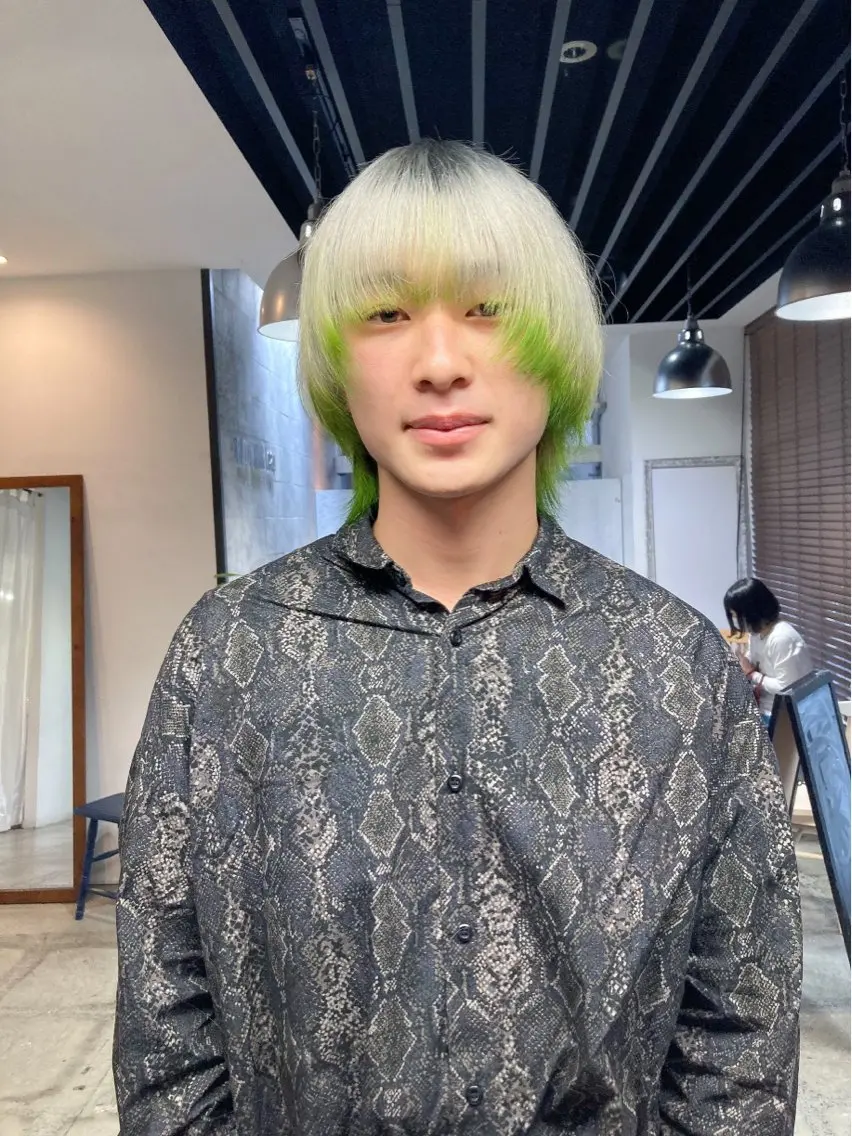 ブリーチ＋ブリーチ＋ケアカラー(トリプルカラー)の写真