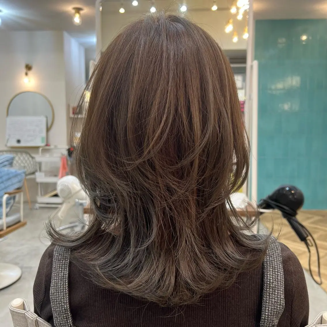 ミディアム レイヤーカット Eleanoa 🌿藤沢店のヘアスタイル