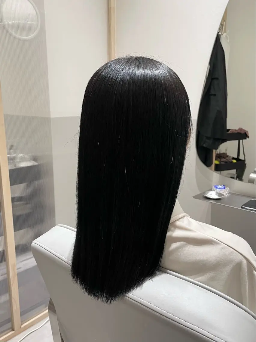 ミディアム カラー 黒髪 グレージュ ネイビーカラー 髪質改善✨Zina浦 安/個室🌈YUKIのヘアスタイル