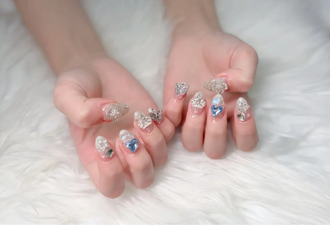 ネイル オーロラネイル チークネイル フットネイル フレンチネイル ジェルネイル ハンドネイル Havi Nailsのネイルデザイン