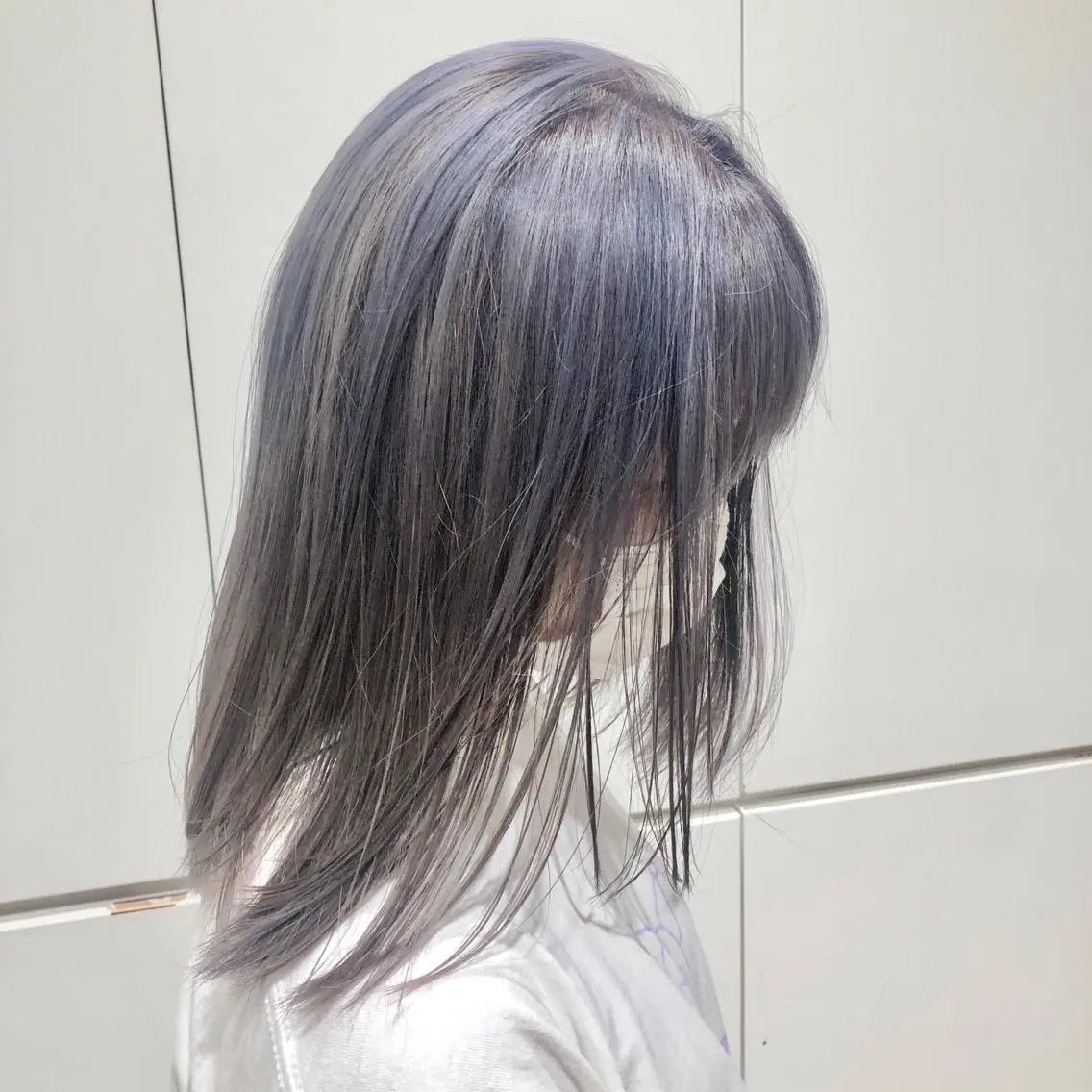 カラー ブリーチ ブルーカラー グラデーションカラー ハイトーンカラー シルバー 推しカラー✨ オタク美容師ユウカのヘアスタイル