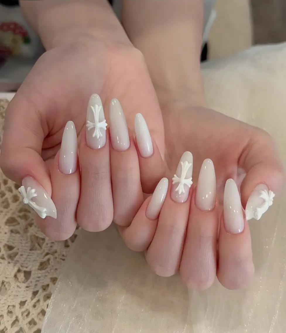 ネイル チークネイル ドット フレンチネイル グラデーション 韓国ネイル ハンドネイル Minette nailrinrinのネイルデザイン