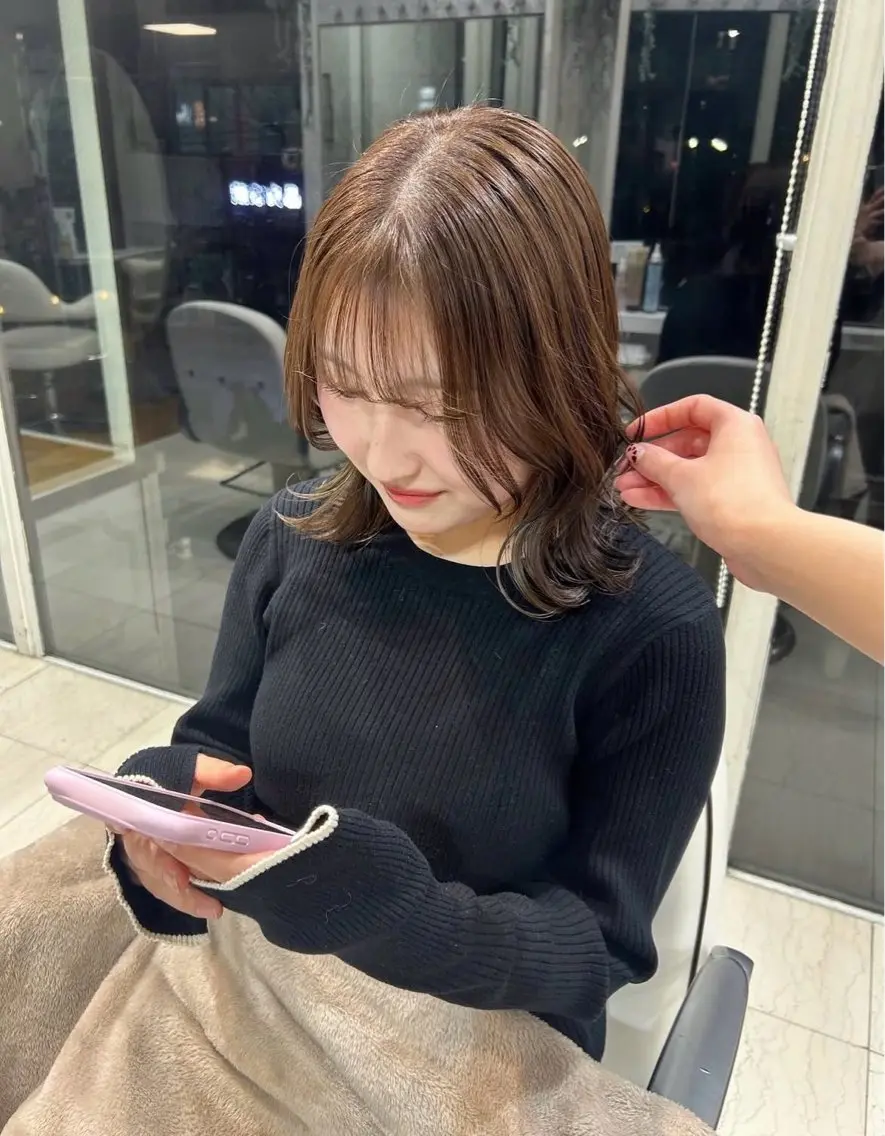 ミディアム カラー ベージュカラー ありむらもえ/ 透明感カラーのヘアスタイル