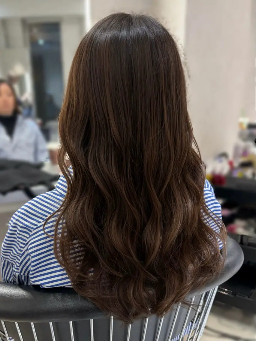 セミロング パーマ コテ巻き風パーマ💛 池袋のヘアスタイル