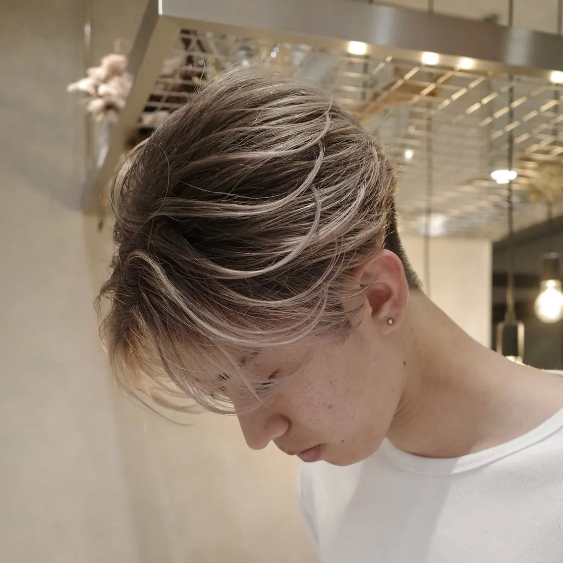 カラー メンズ ヘアカラー アクティブショート／ メンズブリーチカラーのヘアスタイル