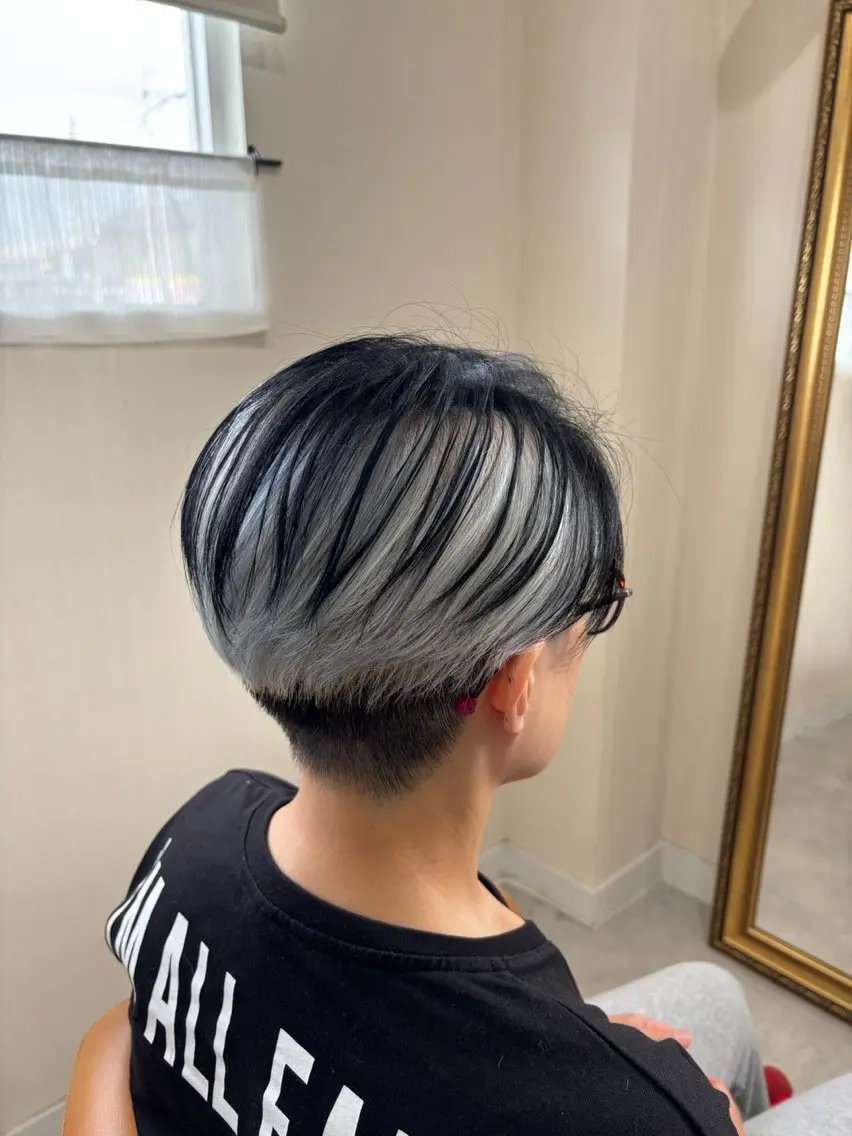 ショート カラー カット ヘアカラー 髪の家 tikiのヘアスタイル