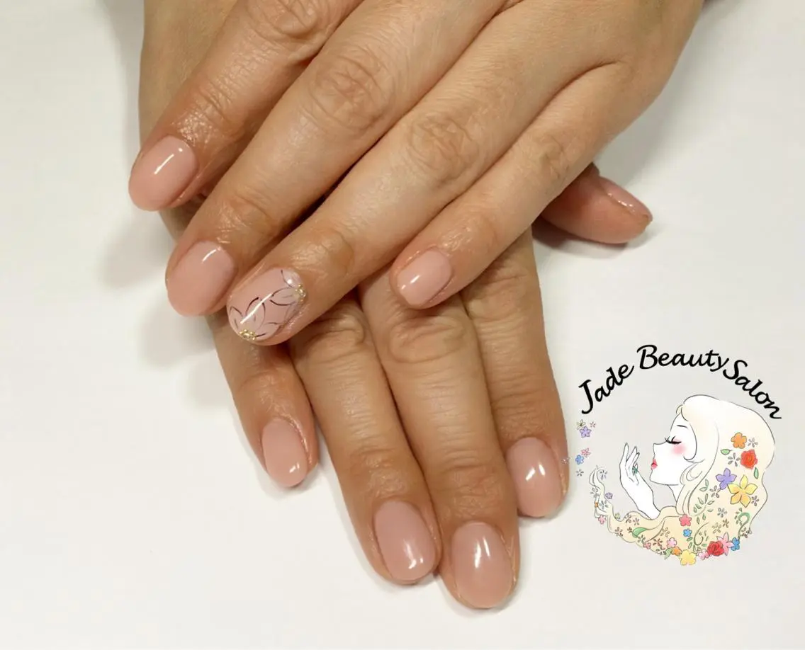 ショート ネイル フラワーネイル シンプルネイル JadeBeauty Salonのネイルデザイン