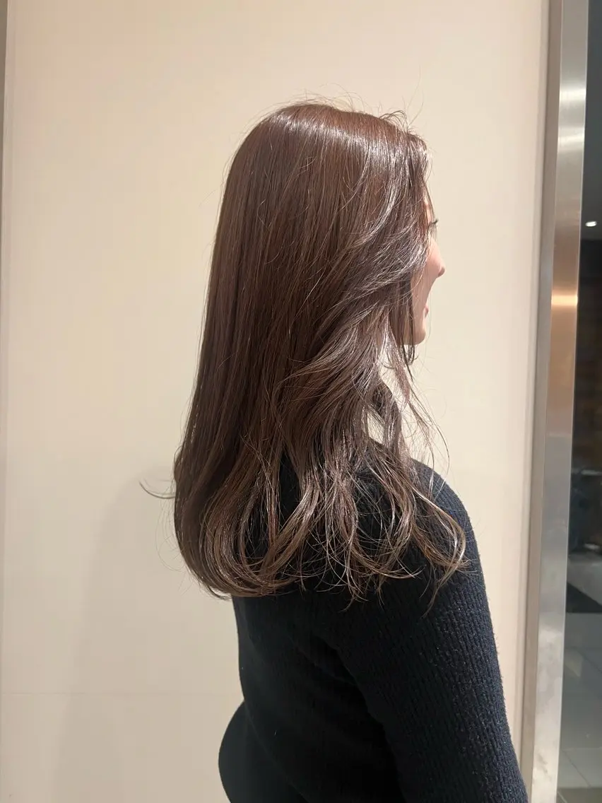 カラー hiyori /ハイトーンカラーのヘアスタイル