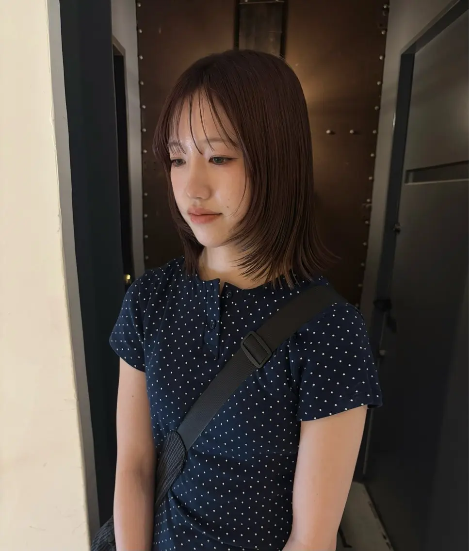 ミディアム カット ヘアカラー トリートメント あやか/ベージュ /透け感カラーのヘアスタイル