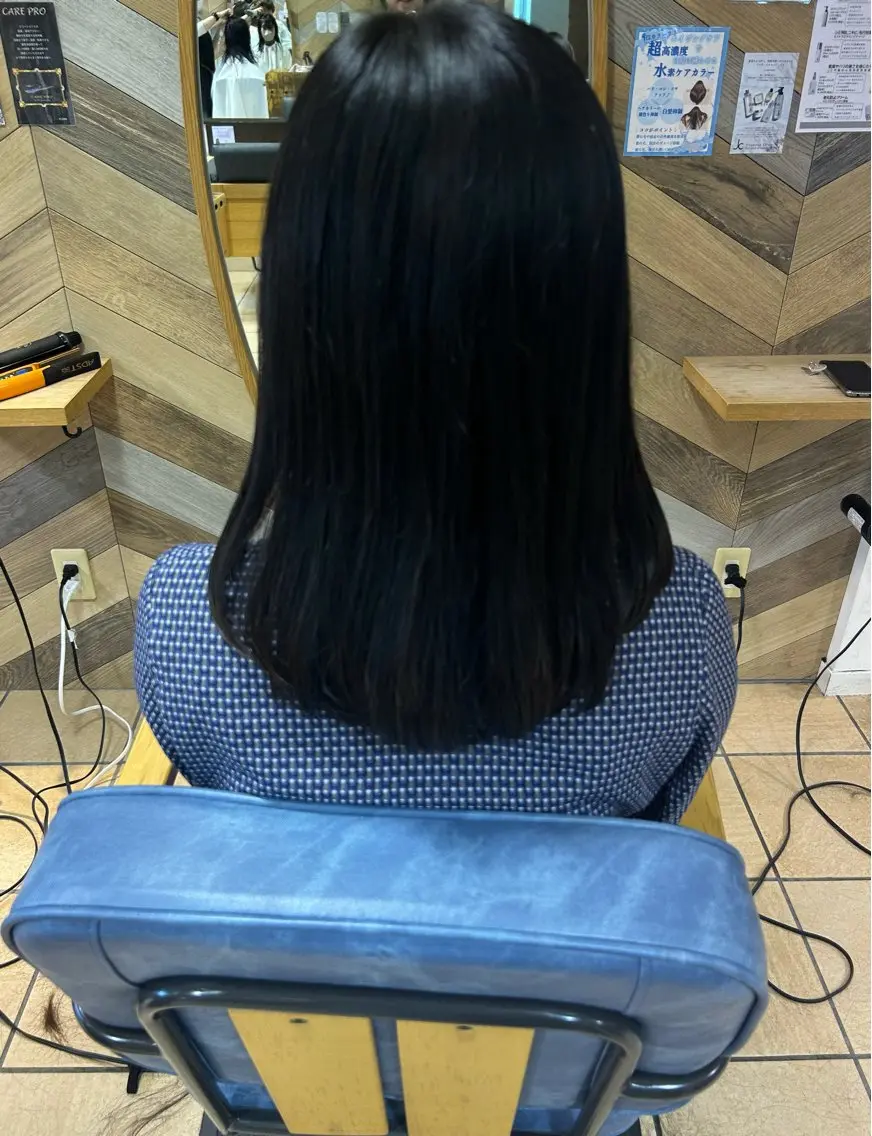 ミディアム 艶髪特化矯正カット ✨️MOMOEのヘアスタイル