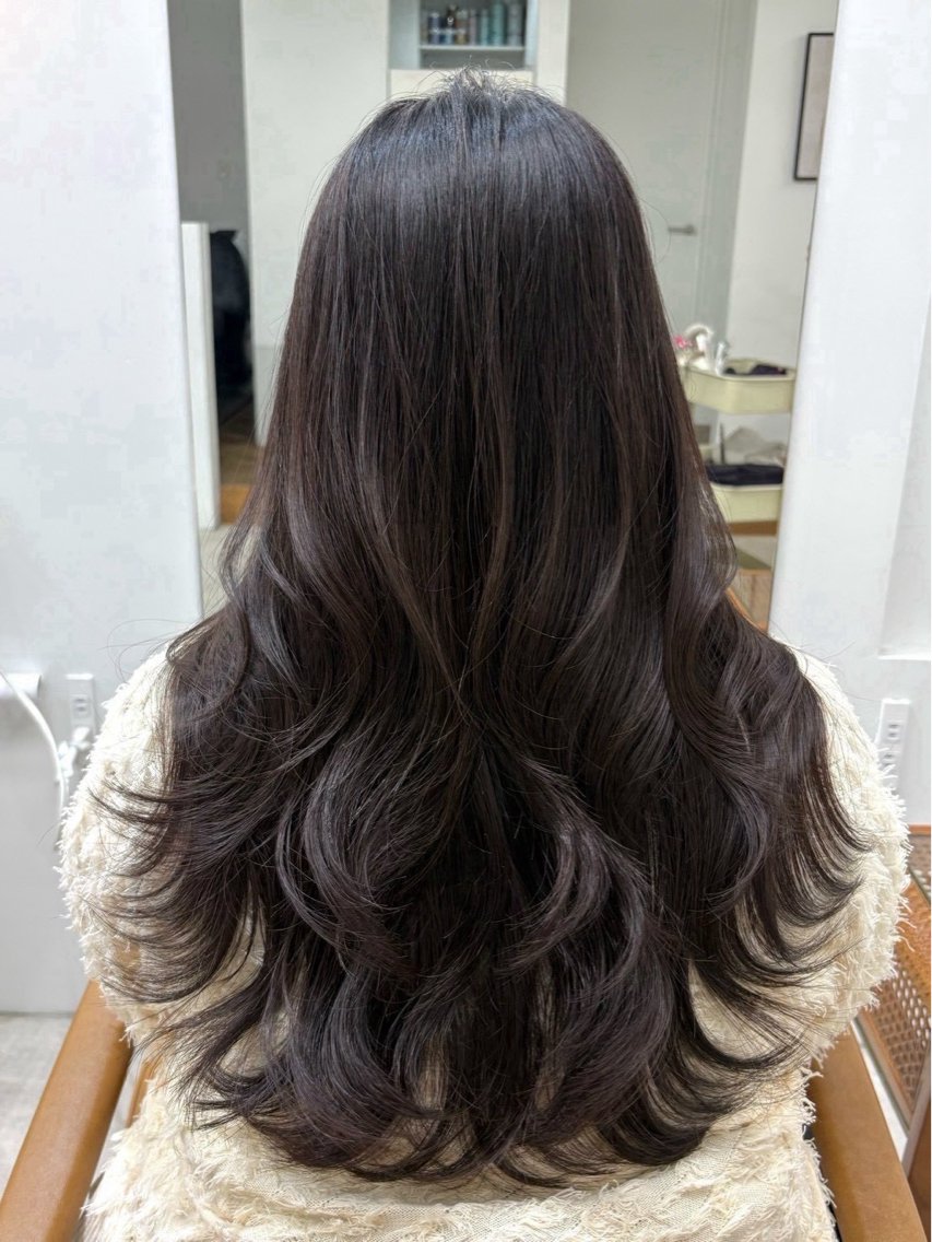 ロング カラー カット ヘアカラー トリートメント 新實 ゆりあのヘアスタイル