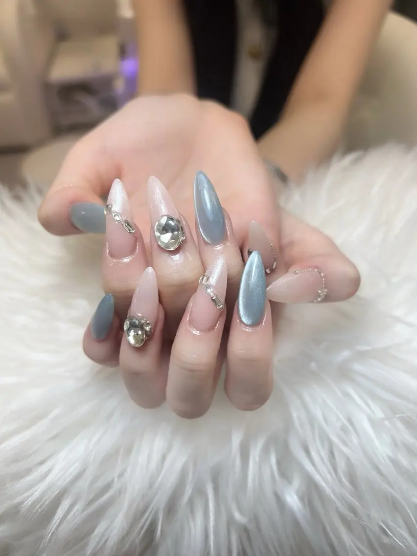ネイル ブルー チークネイル 長さ出し フラッシュネイル ジェルネイル ハンドネイル Kei Nailのネイルデザイン