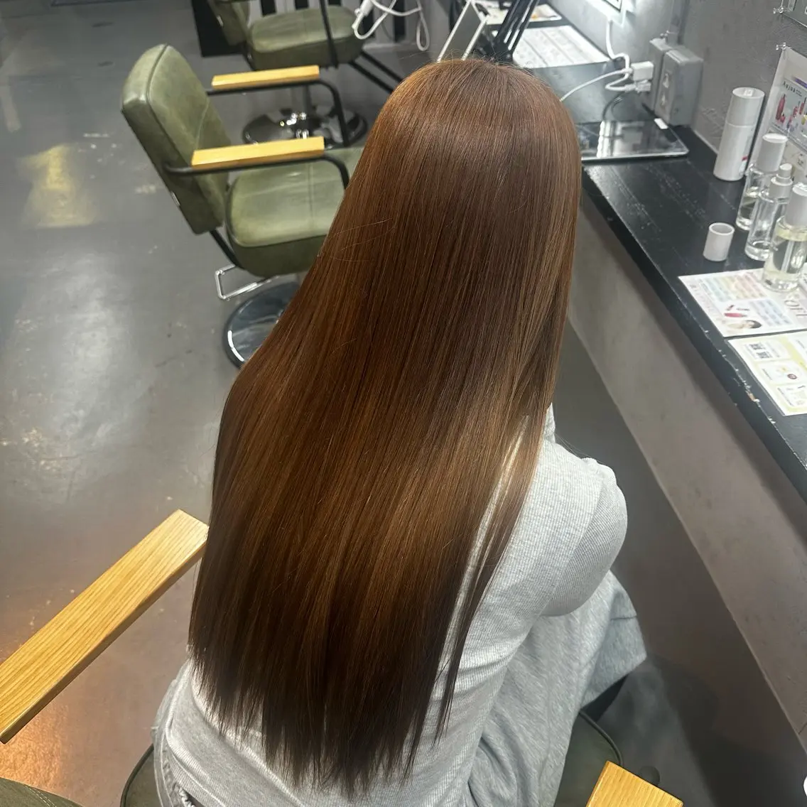 ロング ヘアカラー トリートメント 出崎 風果のヘアスタイル