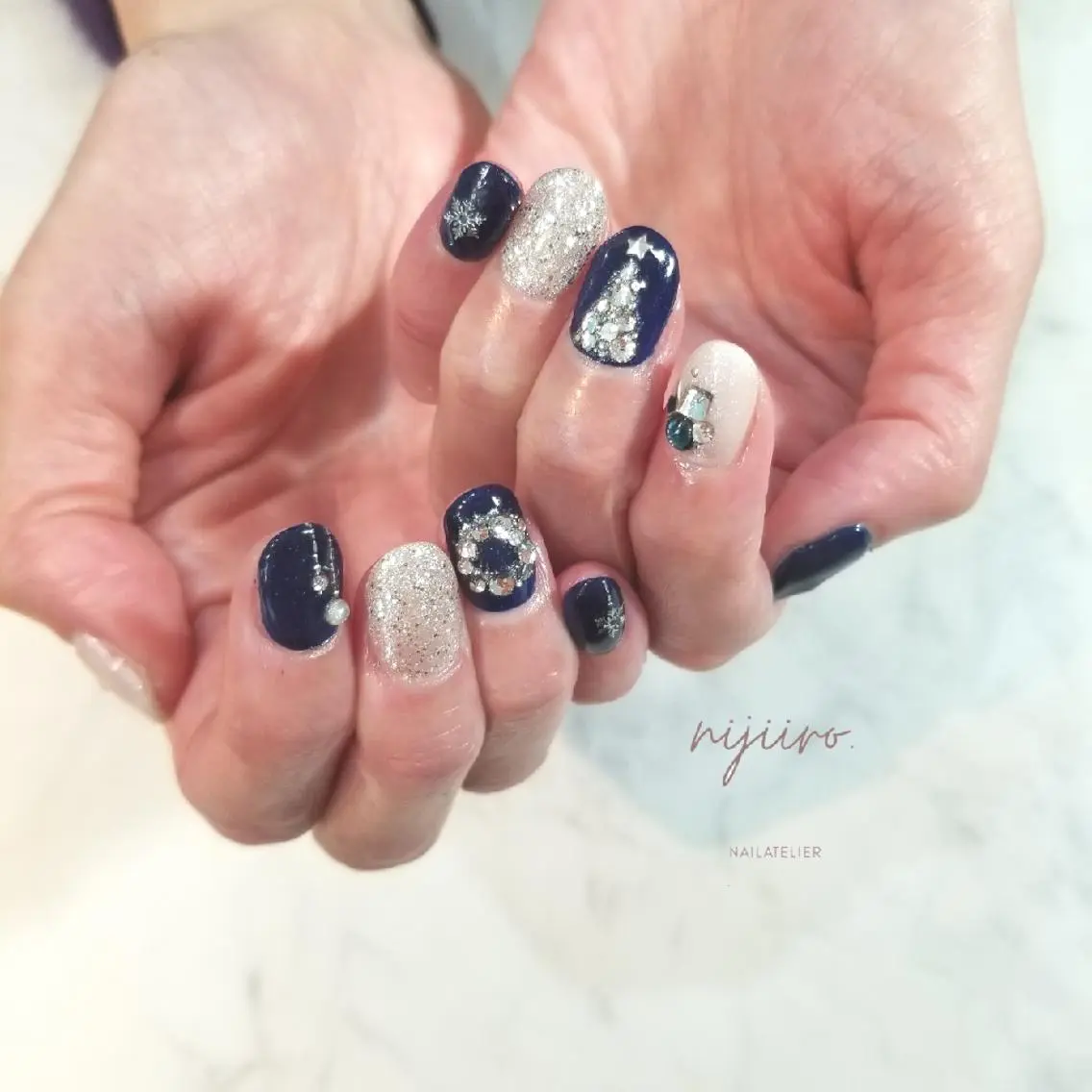 ネイル 冬ネイル クリスマス ハンドネイル nijiiro🌈 サトウのネイルデザイン