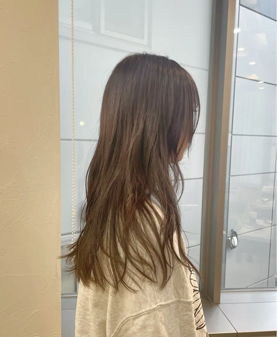 セミロング カラー アッシュ アッシュブラウン ブラウンカラー 透明感カラー ダブルカラー ヘアカラー tiel 小山莉々のヘアスタイル