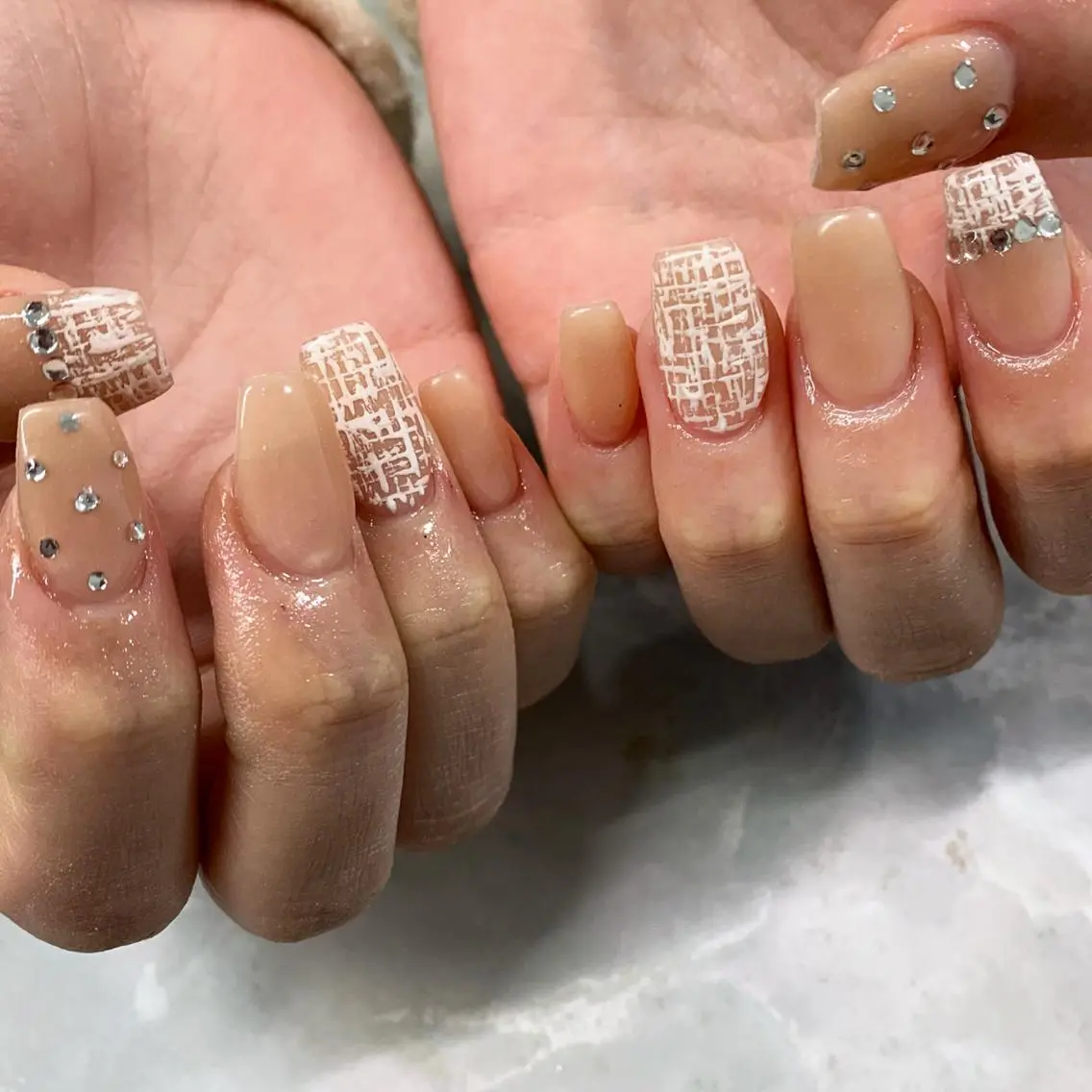 ネイル マツエク・マツパ アイブロウ ワンホンマツエク 持ち込み ワンホンネイル pu muのネイルデザイン