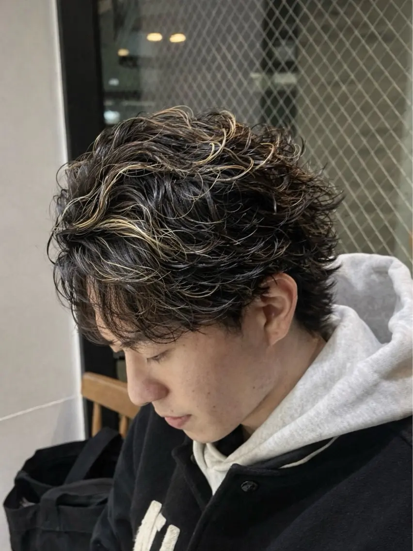 ミディアム パーマ メンズ カット パーマ トリートメント 🇺🇸サーフカール 🇺🇸ケンシロウのヘアスタイル