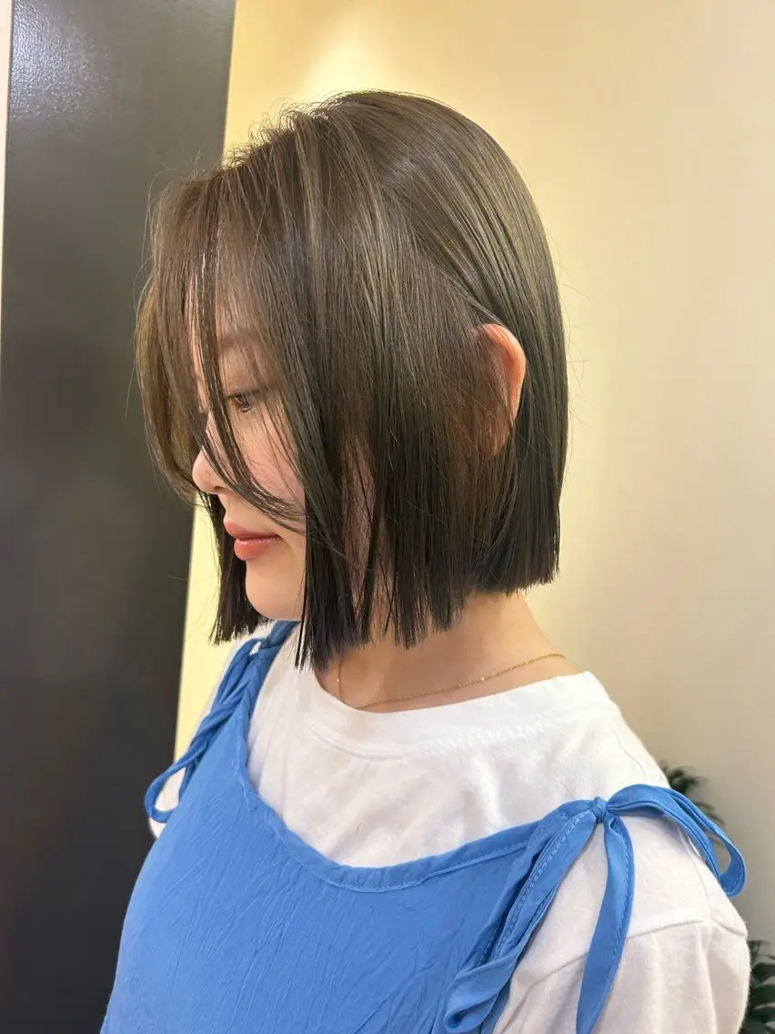 ショート カラー ブリーチ ダブルカラー グレージュ ブリーチなしカラー カット ヘアカラー トリートメント hubhair レイヤー/透明感のヘアスタイル