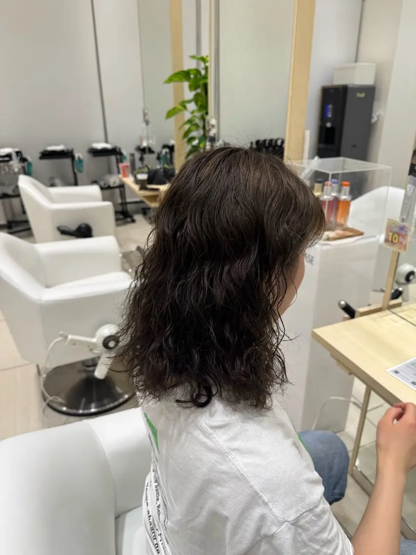 カラー 岡崎 礼旺のヘアスタイル