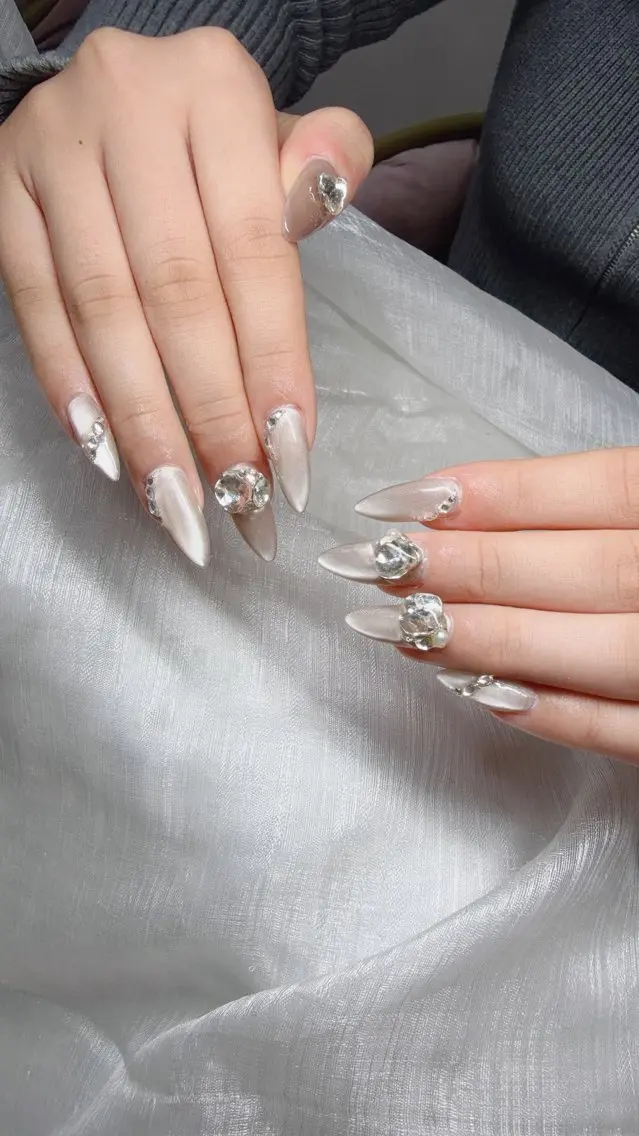 ネイル ハンドネイル Lee Nailsのネイルデザイン