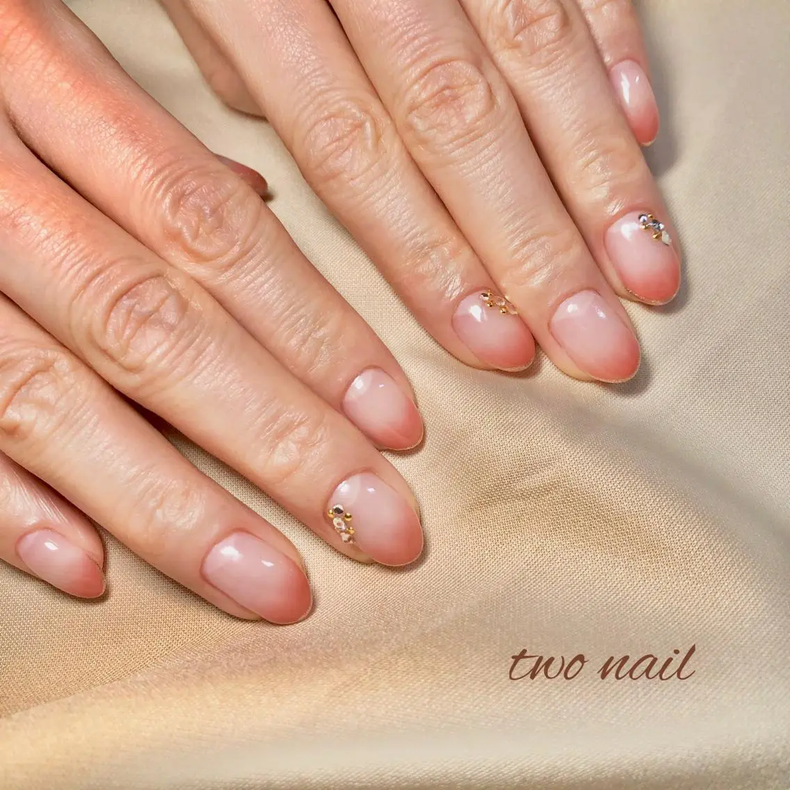 ネイル アートネイル フットネイル ハート ニュアンスネイル ホワイト ハンドネイル two nailのネイルデザイン
